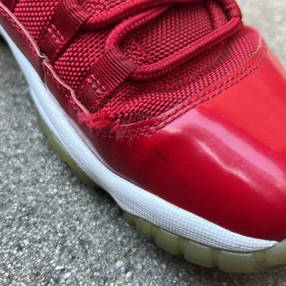 Air Jordan 11 - Picture 6 of 8